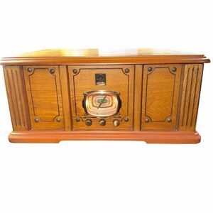 Vintage Thomas Collector's Edition Radio & Turntable – Wood Grain Replica